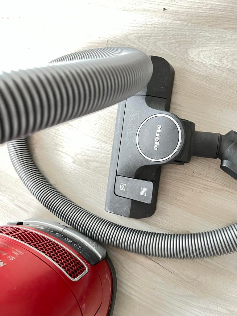 Miele S8 Cat & Dog 2200W Sledestofzuiger, Witgoed en Apparatuur, Stofzuigers, Ophalen of Verzenden, Zo goed als nieuw, Miele, 2000 watt of meer