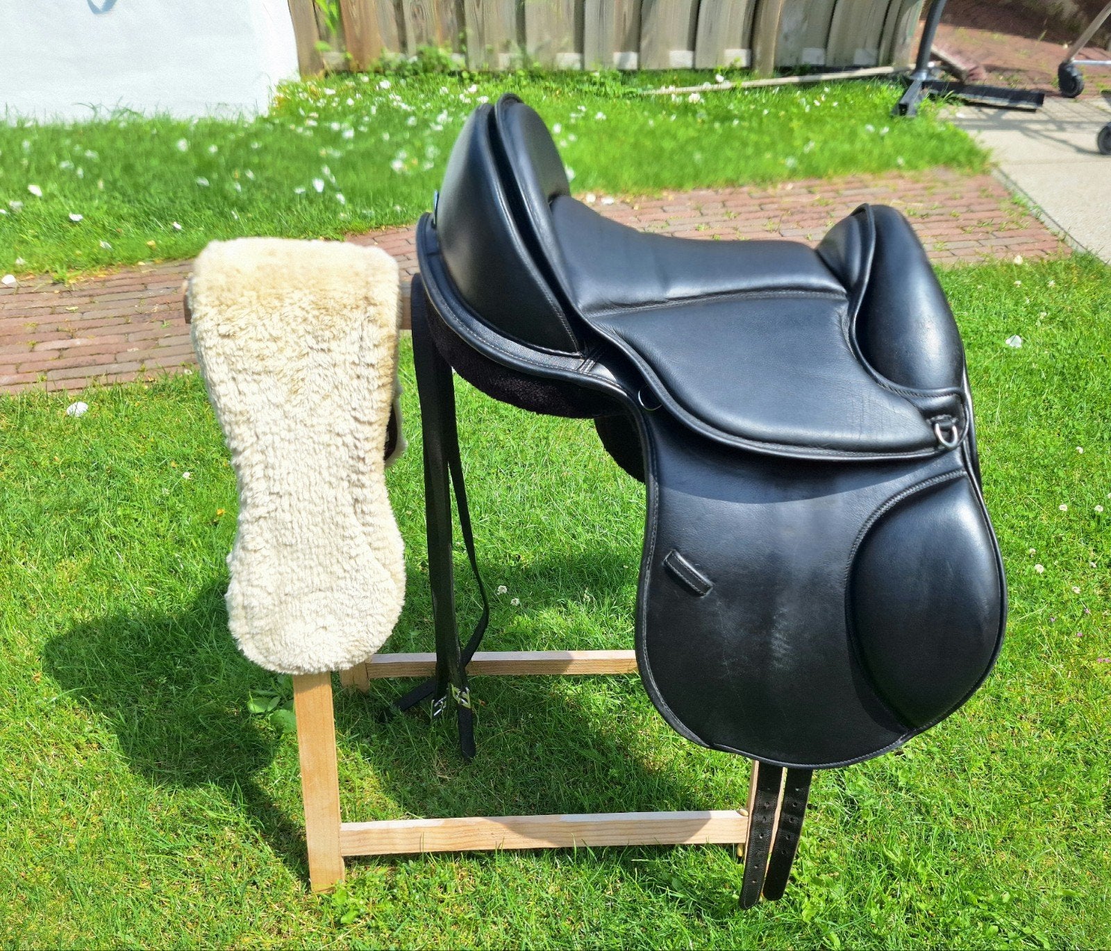 Easytrek boomloos zadel, Dieren en Toebehoren, Paarden en Pony's | Zadels, Ophalen, Dressuur