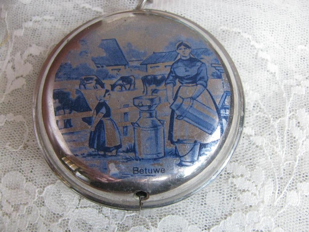 Oude Rammelaar aan Houten Ring - Klederdracht / Koe - Betuwe, Antiek en Kunst, Curiosa en Brocante, Verzenden