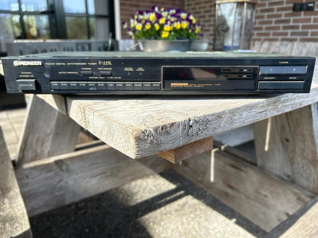 Pioneer F-225L FM/AM Digital Synthesizer Tuner, Audio, Tv en Foto, Tuners, Ophalen, Niet werkend, Analoog
