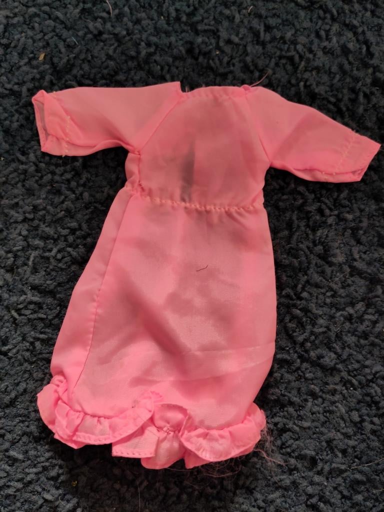 Barbie poppen jurkje, Ophalen of Verzenden, Kleertjes