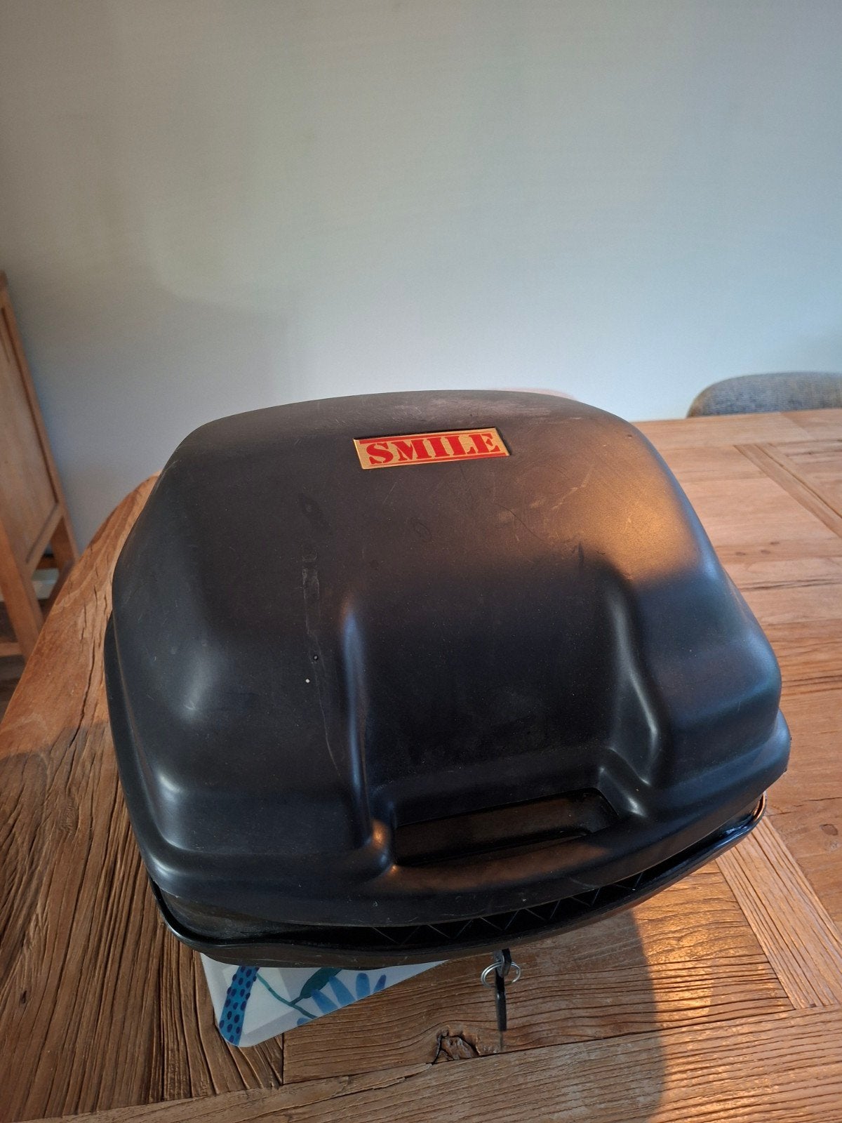 Zwarte motor topkoffer met sleutels - SMILE en bevestigings, Ophalen