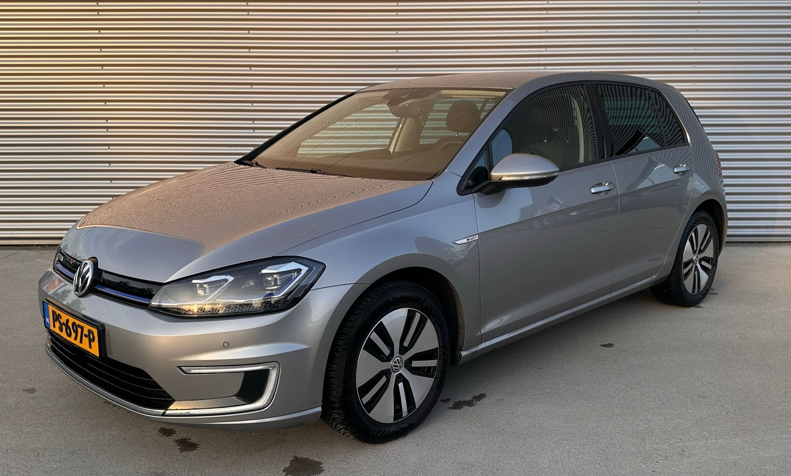 Volkswagen Golf E-golf 2017: Carplay-LED-Adap.Cruise, 35 kWh, Origineel Nederlands, Elektrisch, 320 min