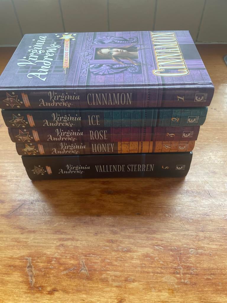 Virginia Andrews Stralende Sterren Serie Hardcover (5 boeken, Boeken, Ophalen of Verzenden, Gelezen, Nederland