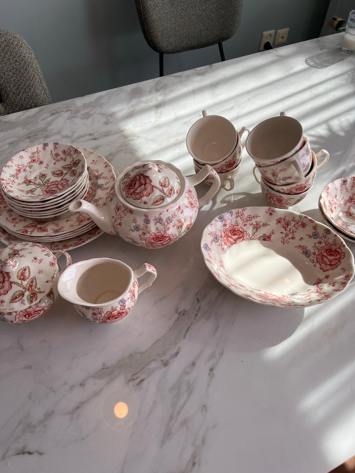 Johnson Bros Rozen Servies - Compleet en Vaatwasserbestendig, Huis en Inrichting, Ophalen, Gebruikt, Overige merken, Keramiek