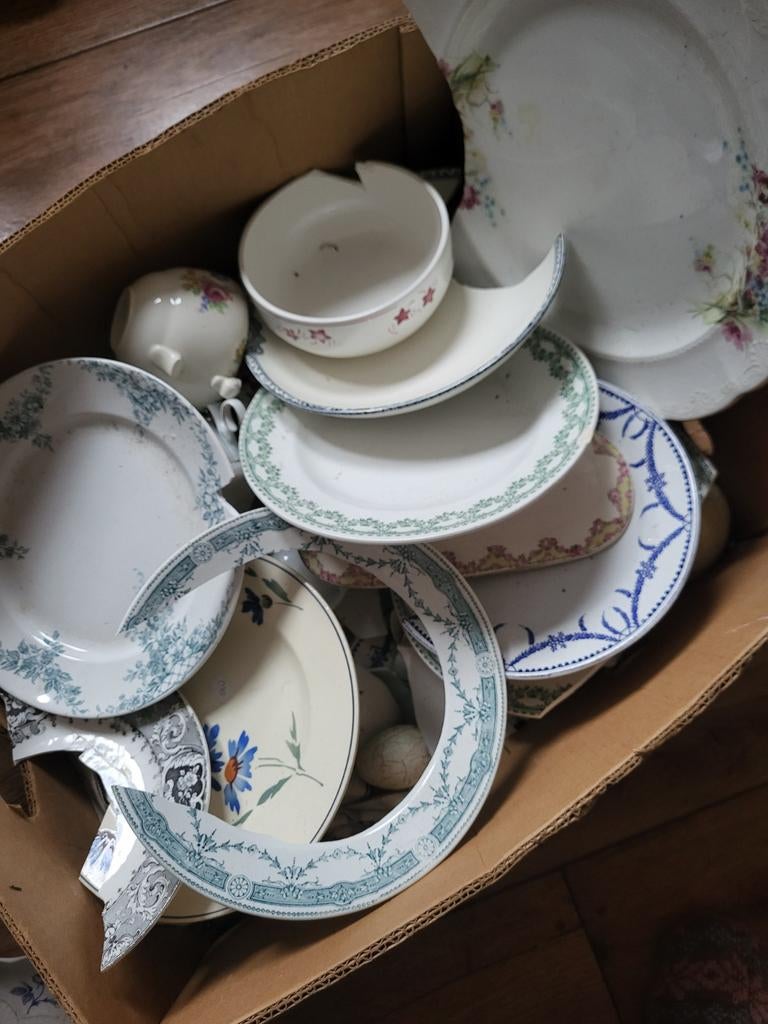 Grote doos scherven FRANS servies Toen was geluk, Ophalen of Verzenden, Zo goed als nieuw