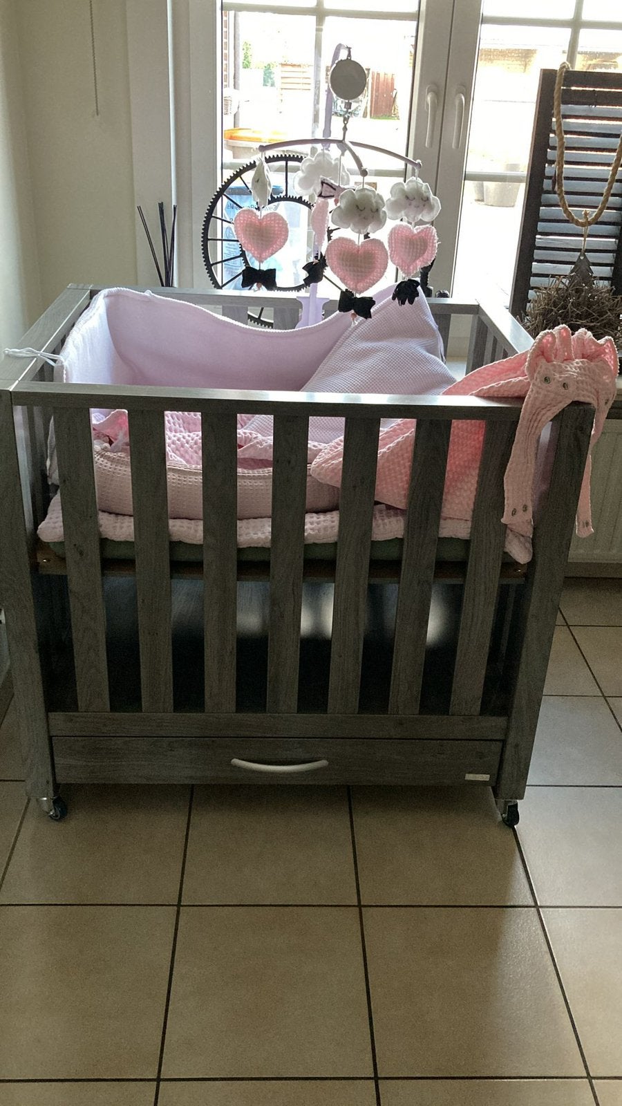 Babybox met lade en op wielen, Kinderen en Baby's, Boxen, Ophalen, Gebruikt, Vierkant, In hoogte verstelbaar