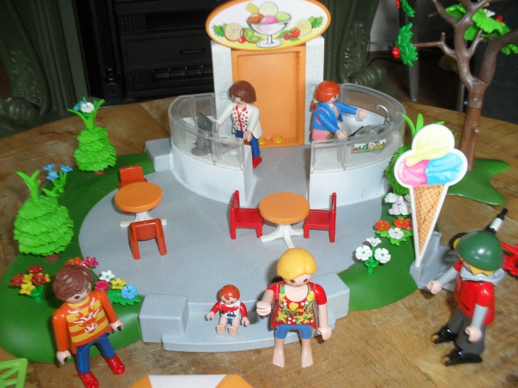 Playmobil ijssalon met veel exstra setje no 10, Ophalen of Verzenden, Zo goed als nieuw