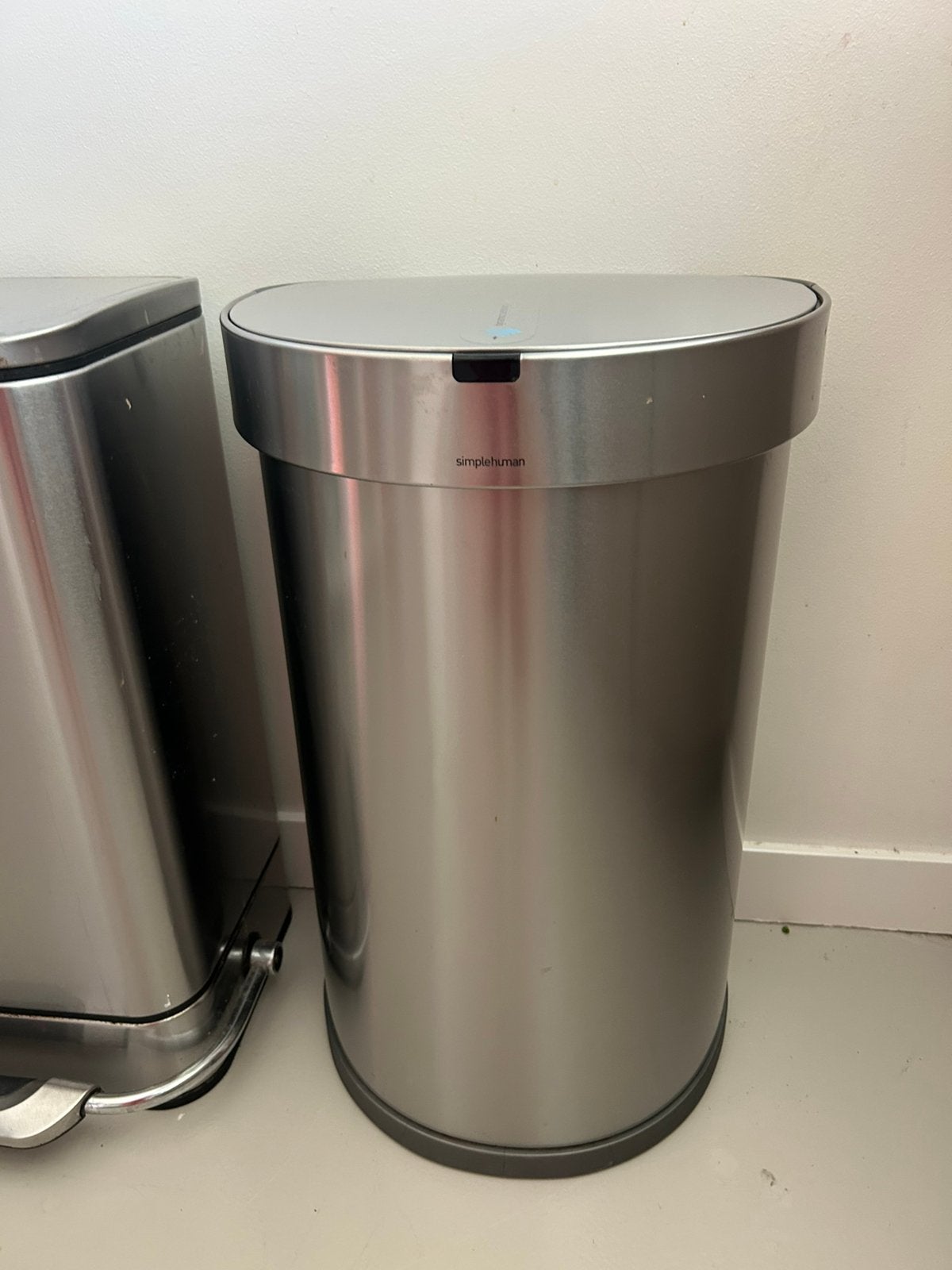 RVS afvalbak halfrond Simplehuman zgan, 40 liter of meer, Ophalen, Zo goed als nieuw, Rvs