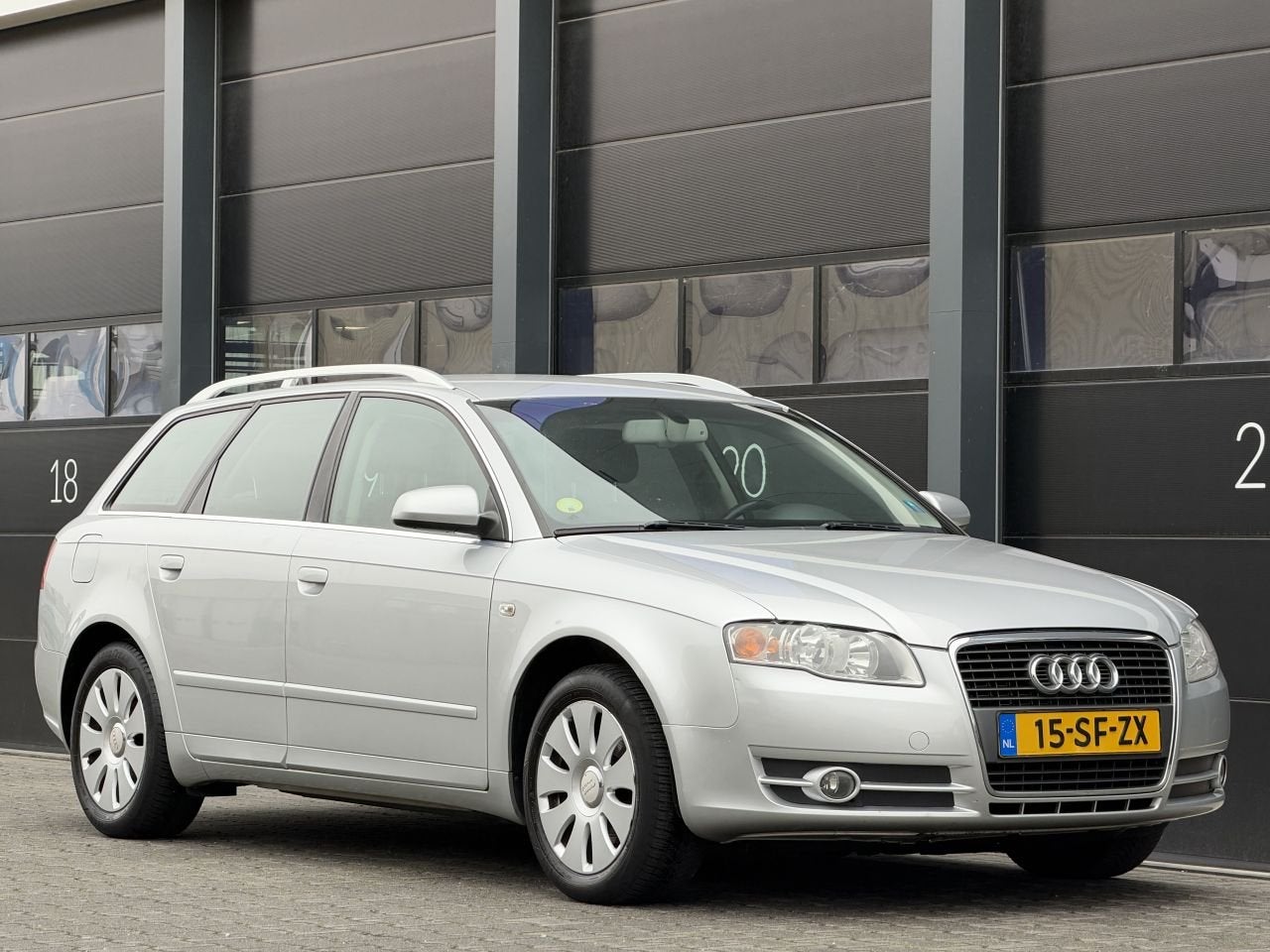 Audi A4 2.0 Clima PDC (bj 2006), Elektrische ramen, 1984 cc, A4, Handgeschakeld
