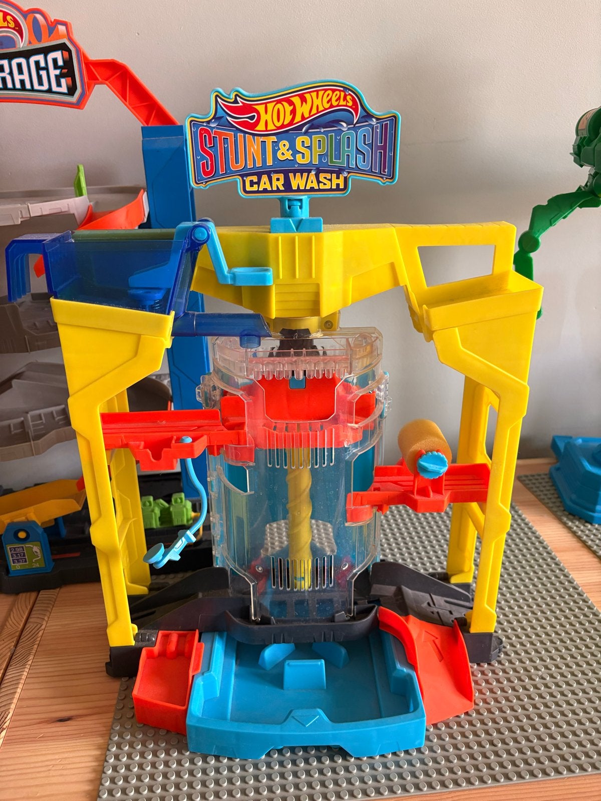 Hot Wheels Stunt & Splash Car Wash speelset, Kinderen en Baby's, Speelgoed | Overig, Ophalen, Gebruikt, Jongen of Meisje
