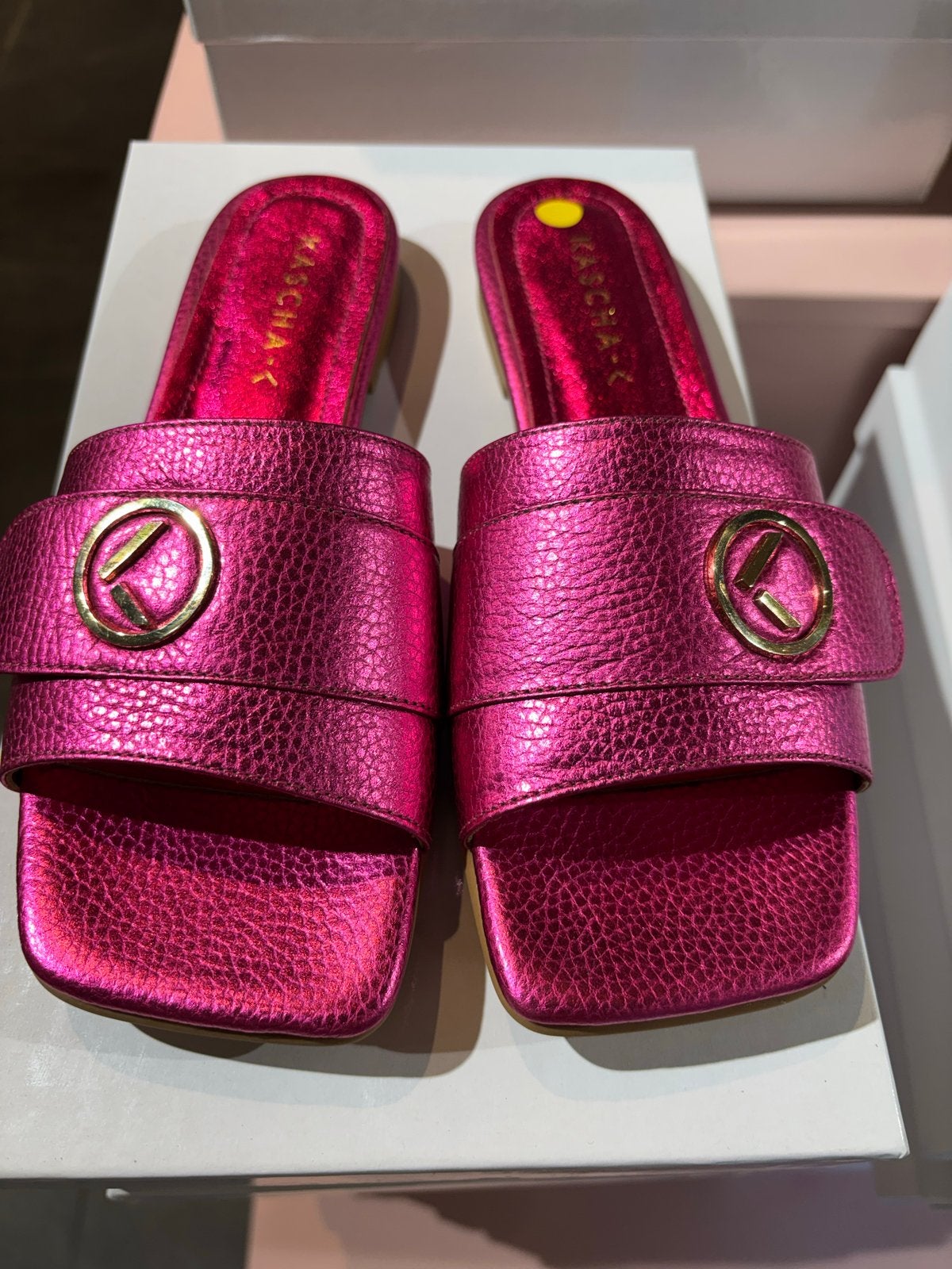 Nieuwe Kascha-C Slippers - Fandango Pink - Alle Maten, Ophalen of Verzenden, Nieuw, Roze, Slippers