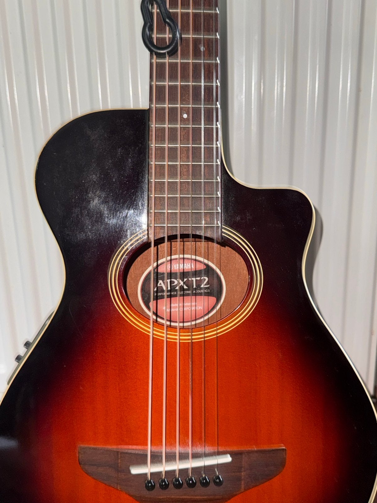 Foto 4 van Yamaha APXT2 akoestische gitaar met AMP , tas en standaard