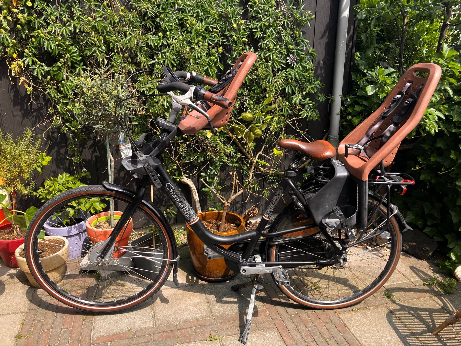Gazelle fiets met twee Yepp kinderzitjes, Ophalen, Velgrem, Versnellingen, Gazelle