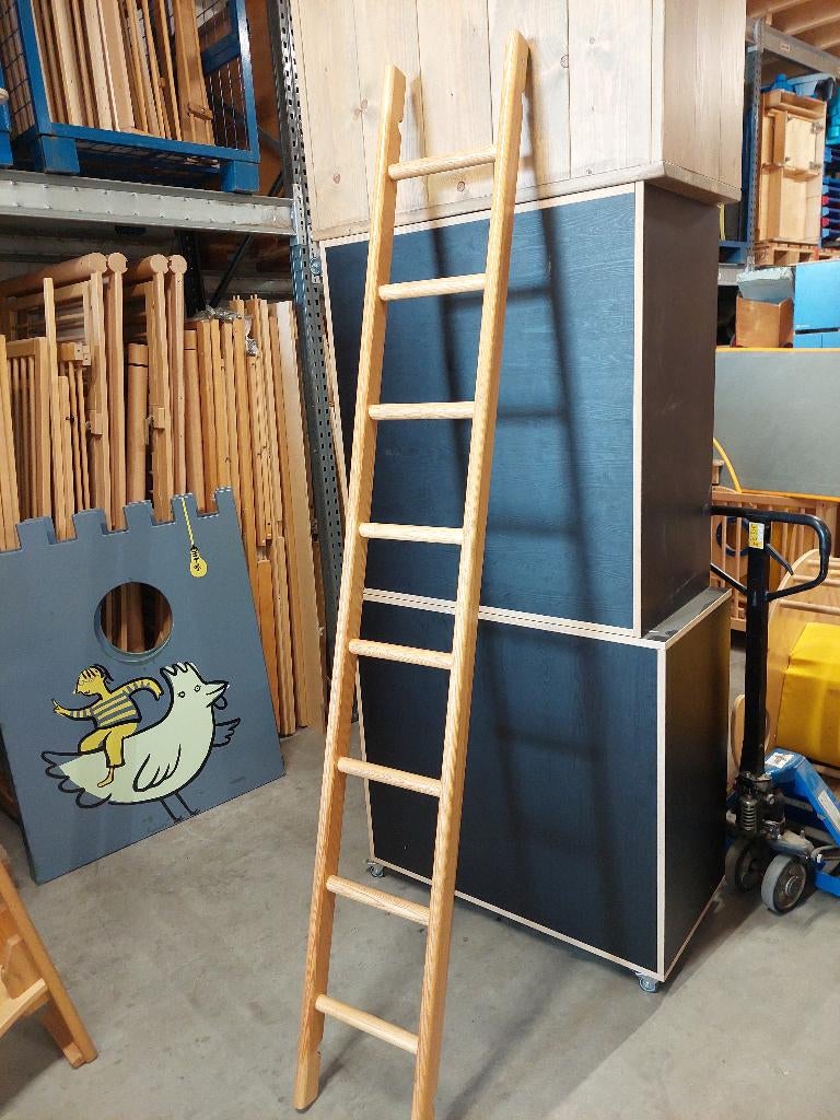 Zeer nette gymladder 240cm van Eibe, Groter dan maat 42, Ophalen, Zo goed als nieuw, Materiaal