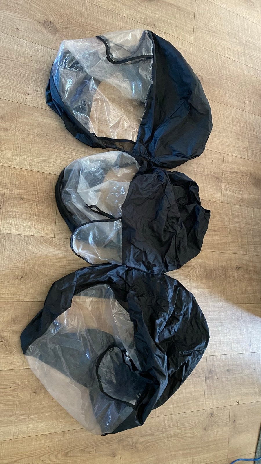 3 regenhoezen: 2 Thule Sleek zitje, 1 basinet, Ophalen of Verzenden, Gebruikt