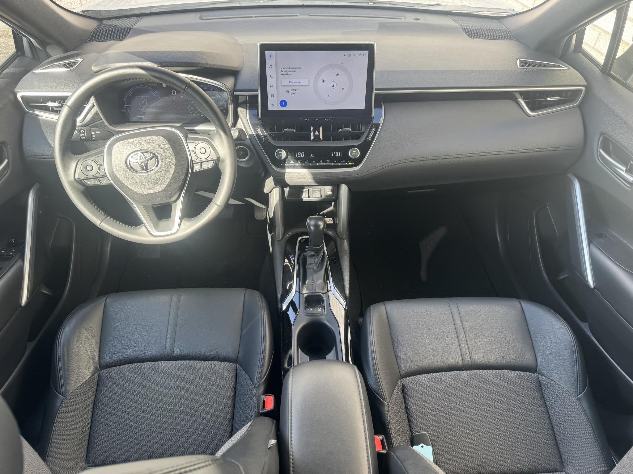 Toyota Corolla Cross 2.0 High Power Hybrid First Edition | T, Auto's, Gebruikt, 4 cilinders, Met garantie (alle), Leder en Stof