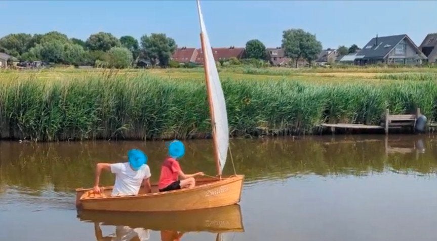 Complete houten jeugdzeilboot 'Piraatje' – Helemaal compleet, Watersport en Boten, Ophalen