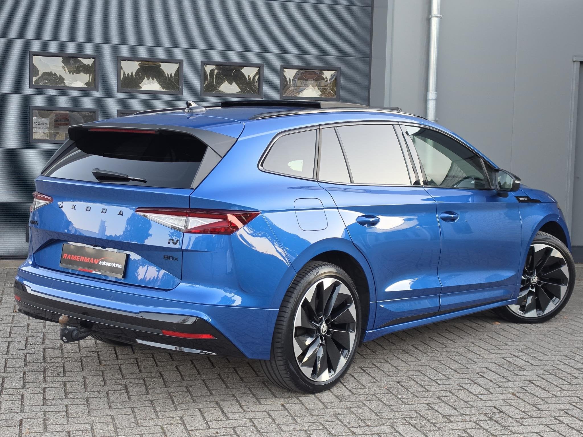 Skoda Enyaq iV 80X Sportline RS Panoramadak - Trekhaak, Auto's, Automaat, Stof, Gebruikt, Verwarming stoelen achter