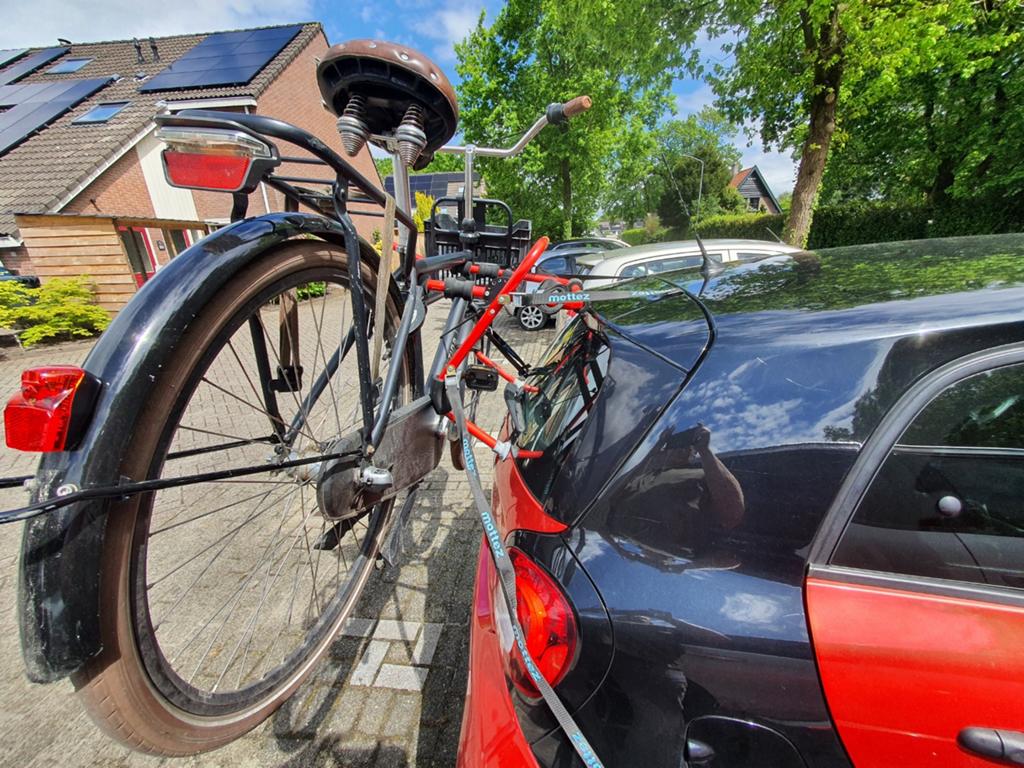 Mottez achterklep drager met riemen en elastieken, Ophalen, 1 fiets, Gebruikt, Achterklepdrager