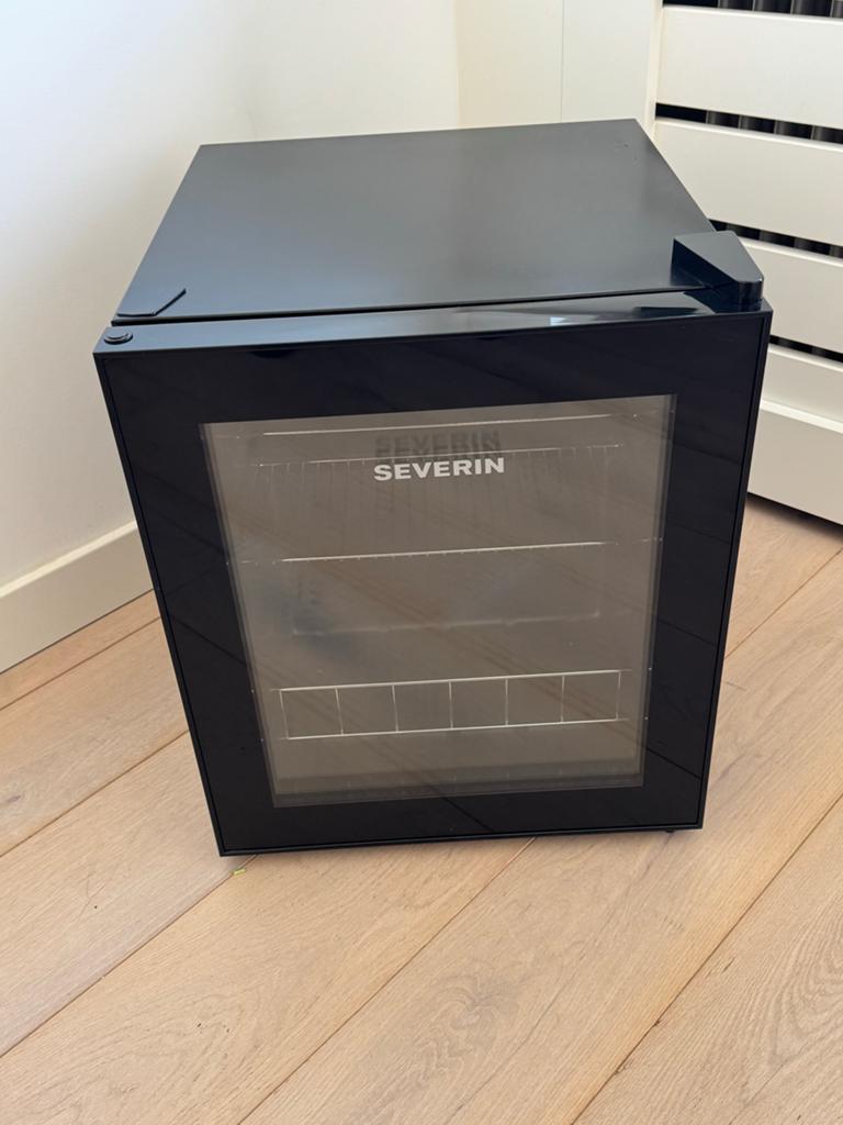 Severin Wijnkoelkast KS 9889 - 46L, Zwart, Witgoed en Apparatuur, Ophalen, Zonder vriesvak, Minder dan 45 cm, Minder dan 85 cm