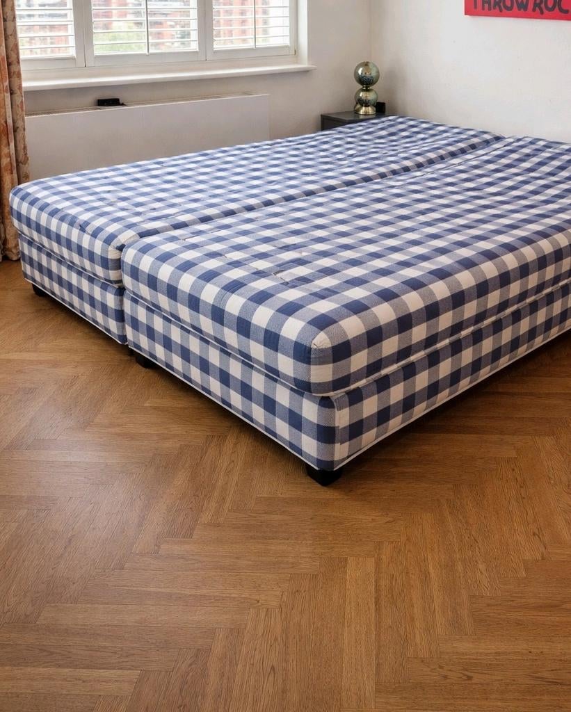 Compleet twee persoons Hästens bed, extra breed (200cm), Huis en Inrichting, Slaapkamer | Bedden, Ophalen, Zo goed als nieuw, Tweepersoons