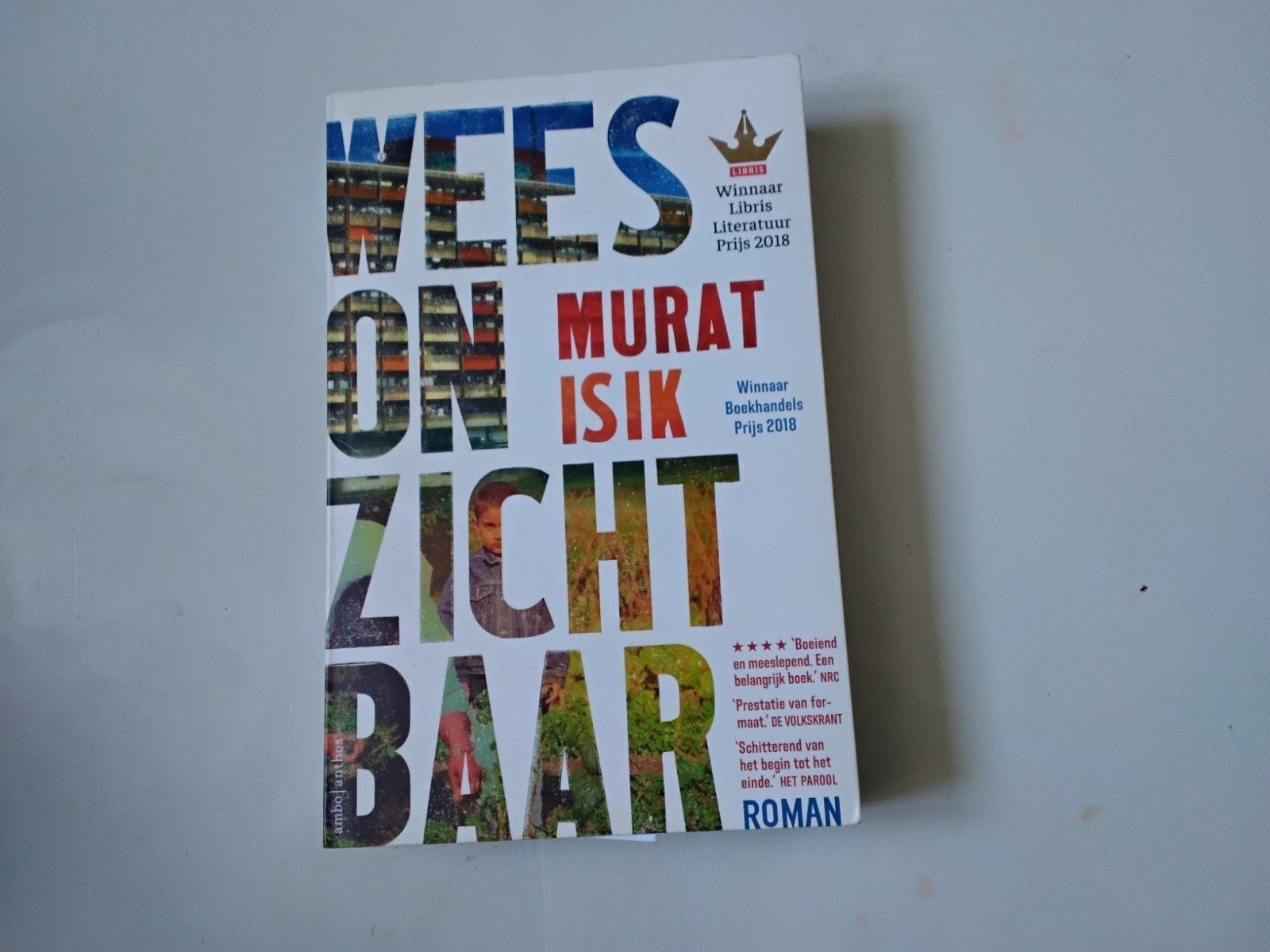 Wees onzichtbaar  ( Murat Isik, Boeken, Ophalen of Verzenden, Zo goed als nieuw