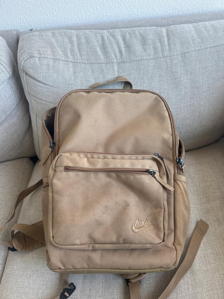 Nike rugzak beige - Gebruikt, Overige merken, Gebruikt, 25 tot 40 cm, Ophalen of Verzenden