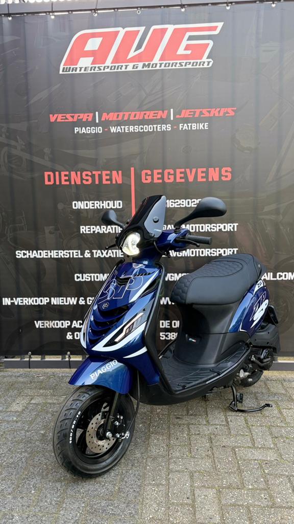 NIEUWSTAAT BMW Blue Piaggio zip CARBURATEUR 2v brom ‼️, Maximaal 45 km/u, Zip, Ophalen of Verzenden, Zo goed als nieuw