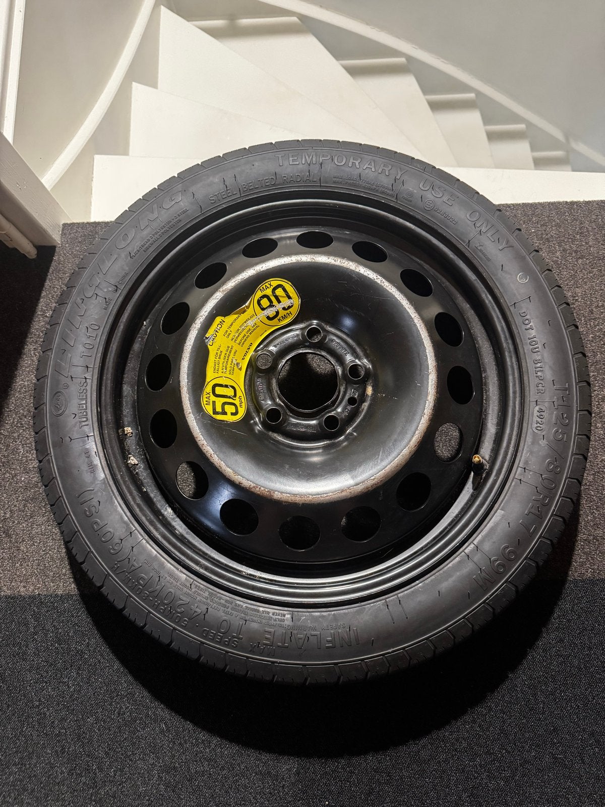 Thuiskomer Volvo V70 (2008-2016) - T125/80R17, Auto-onderdelen, Ophalen, Gebruikt