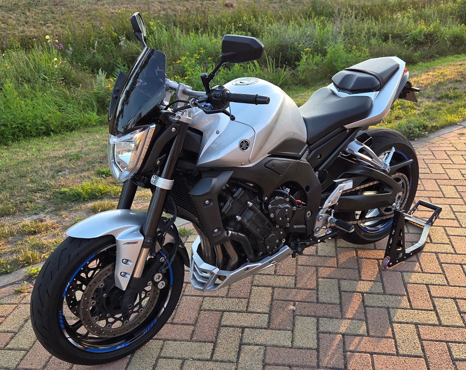 Yamaha FZ1 N / quickshifter/Acrapovič, Motoren, 4 cilinders, Bedrijf, Sportuitlaat, Minimaal motorrijbewijs A1