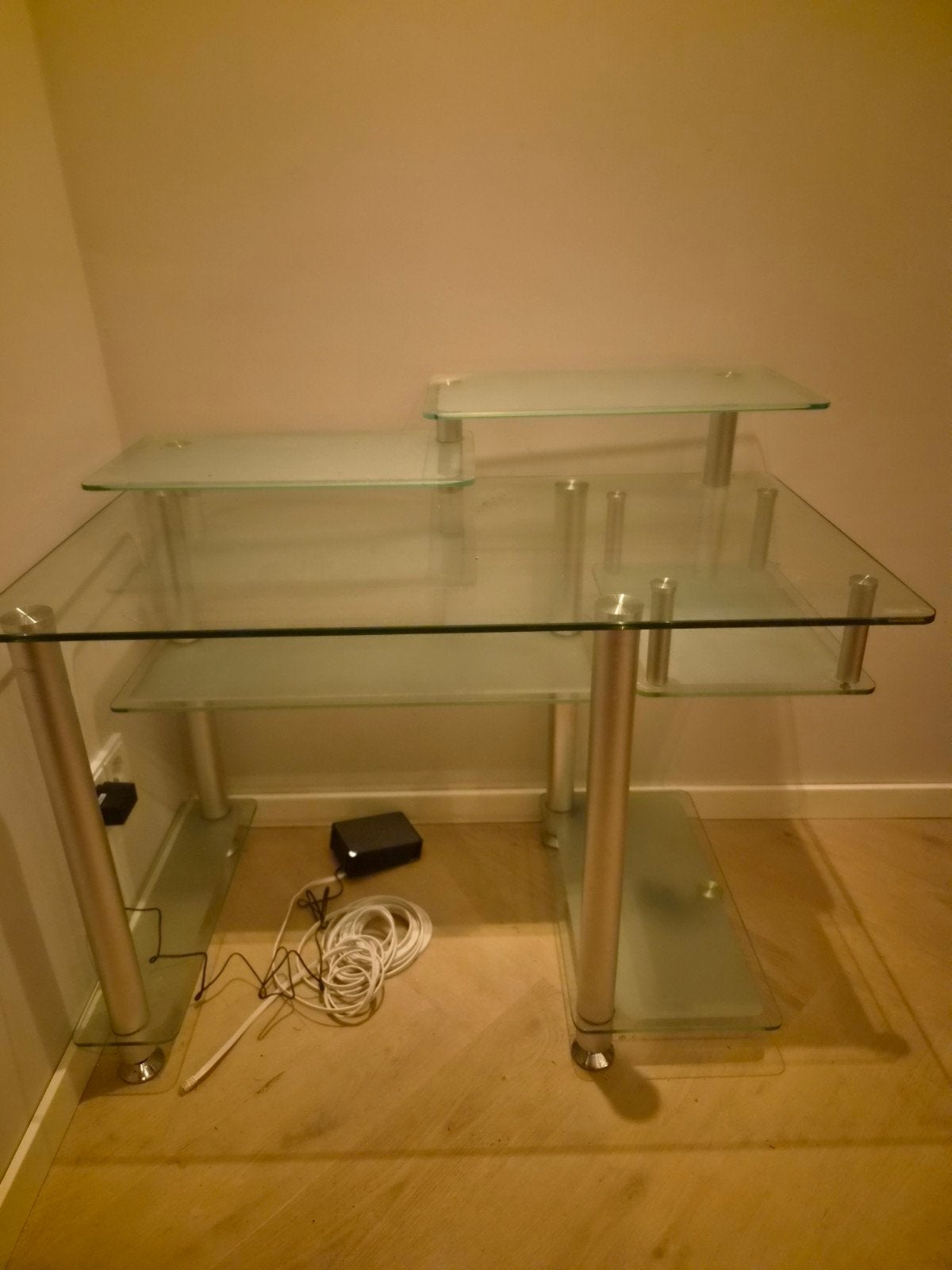Gratis computerkast / computerbureau, Huis en Inrichting, Ophalen, Gebruikt