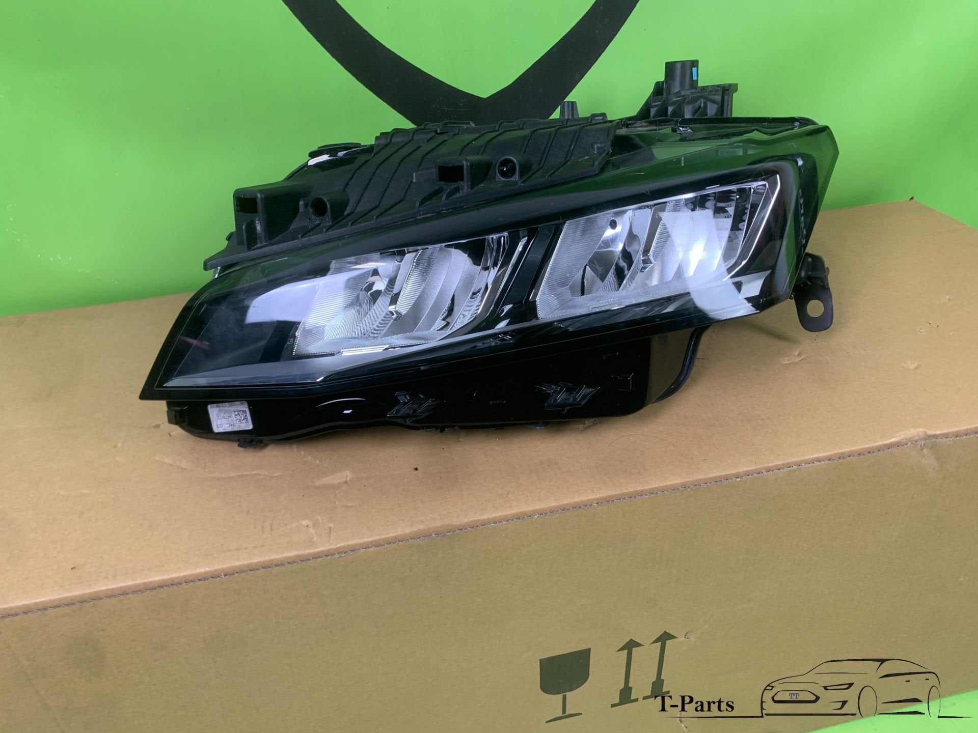 peugeot 308 koplamp links 20+ lamp, Taurusavenue 1
2132 LS  Hoofddorp, NL, Gebruikt, Contact.group@renault.com, Stellantis N.V.