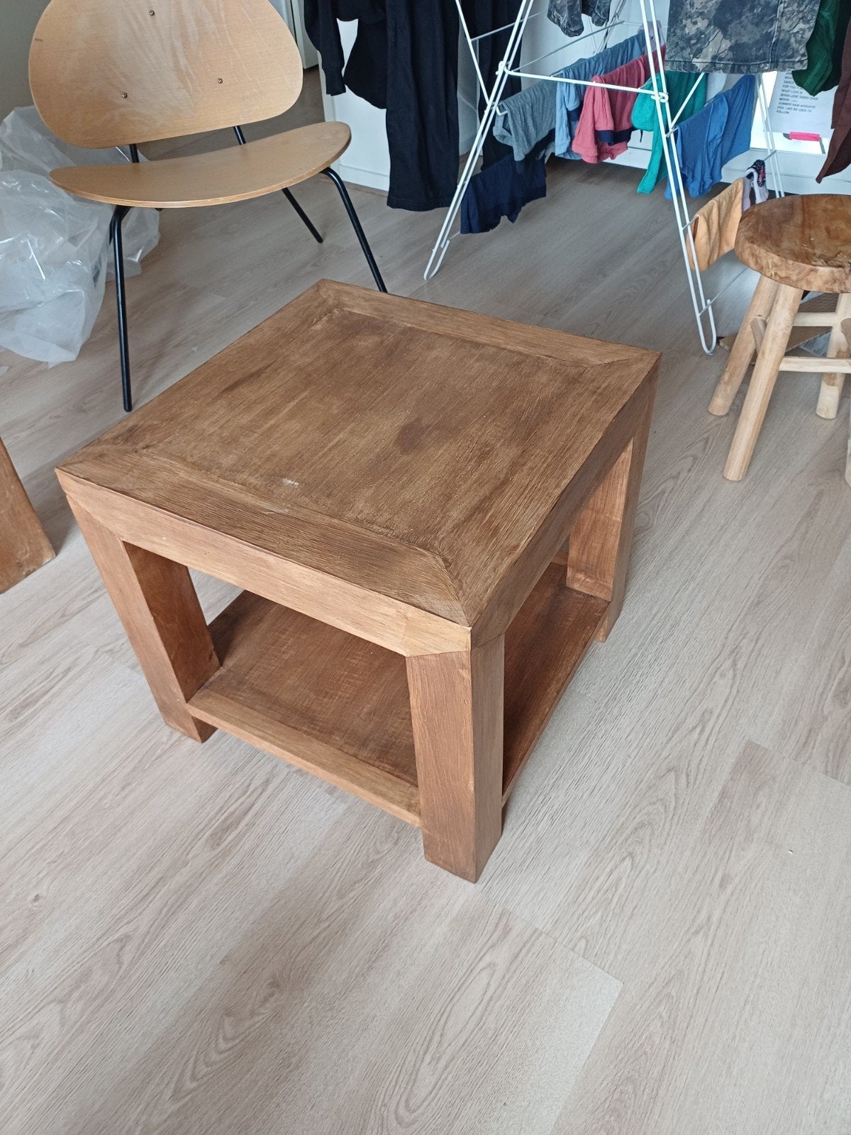 Houten bijzettafels (2) met opbergvak, Gebruikt, Vierkant, 55 tot 75 cm, Modern
