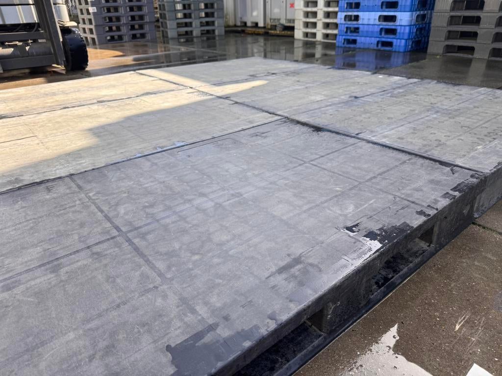 Kunststof pallets 80x120 caravan vlonders steenpallets, Ophalen, Zo goed als nieuw