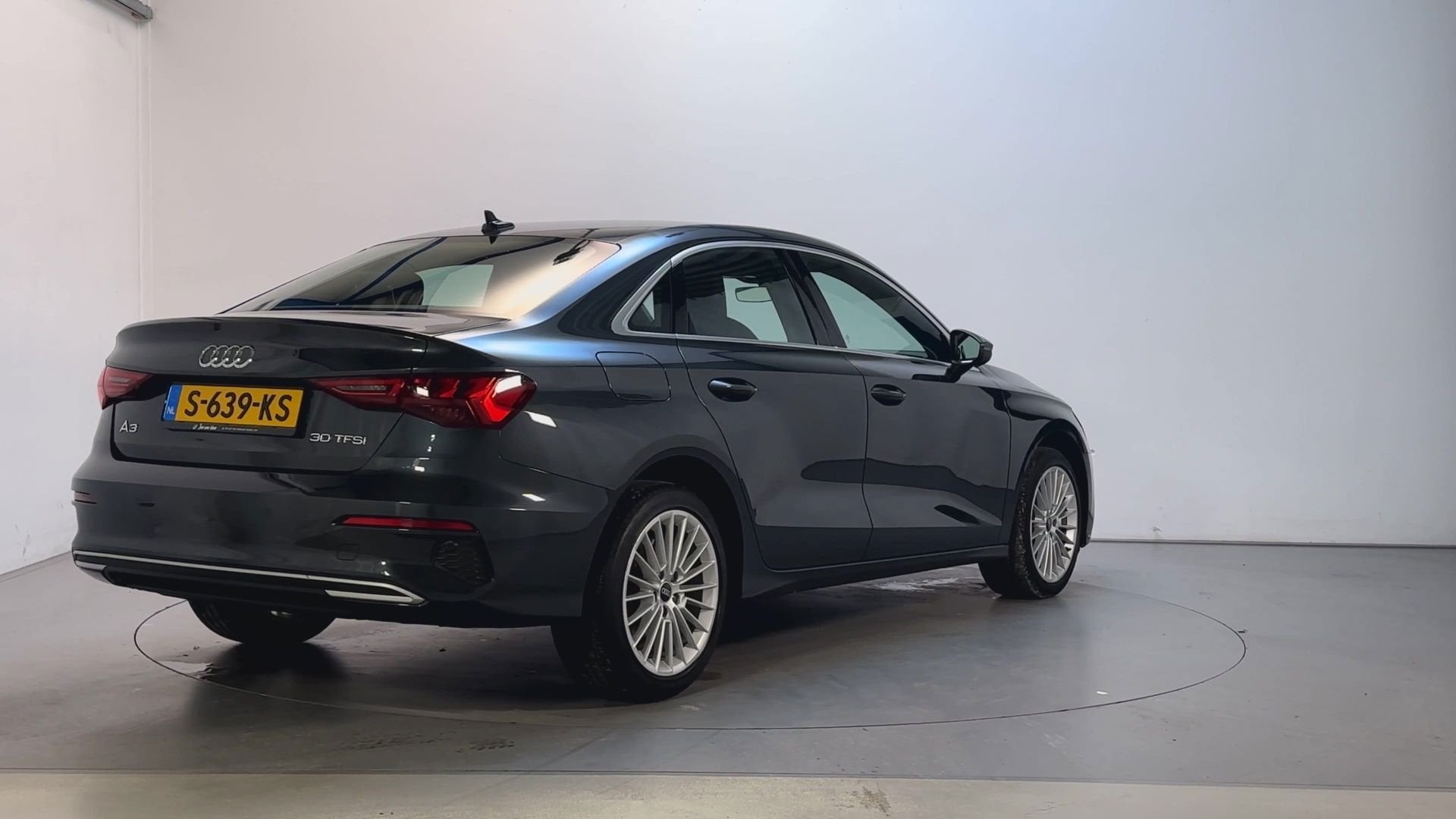 Audi A3 Limousine 30 TFSI S-Tronic Advanced Edition LED Navi, Dealer onderhouden, Stof, Gebruikt, Met garantie (alle)