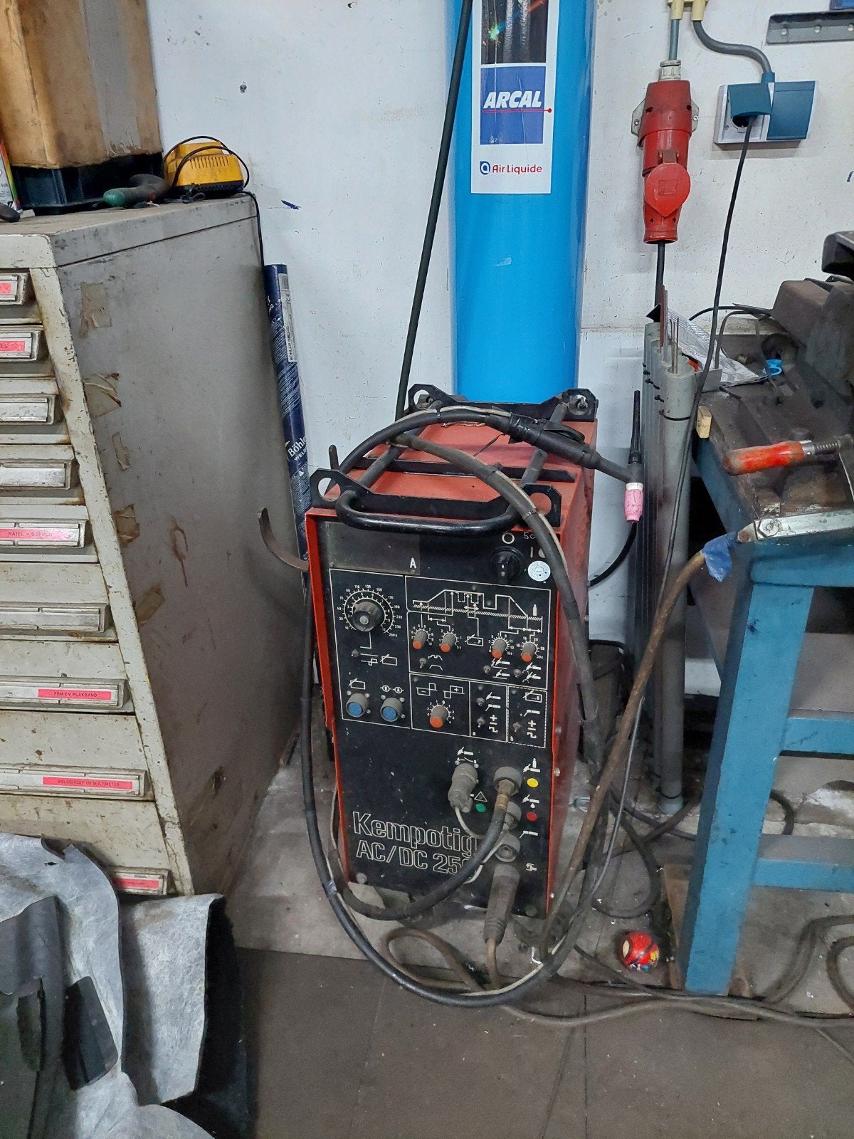 Kemppi AC/DC 250 TIG lasapparaat, Doe-het-zelf en Verbouw, Gereedschap | Lasapparaten, Ophalen, Gebruikt, 250 ampère of meer, Tig