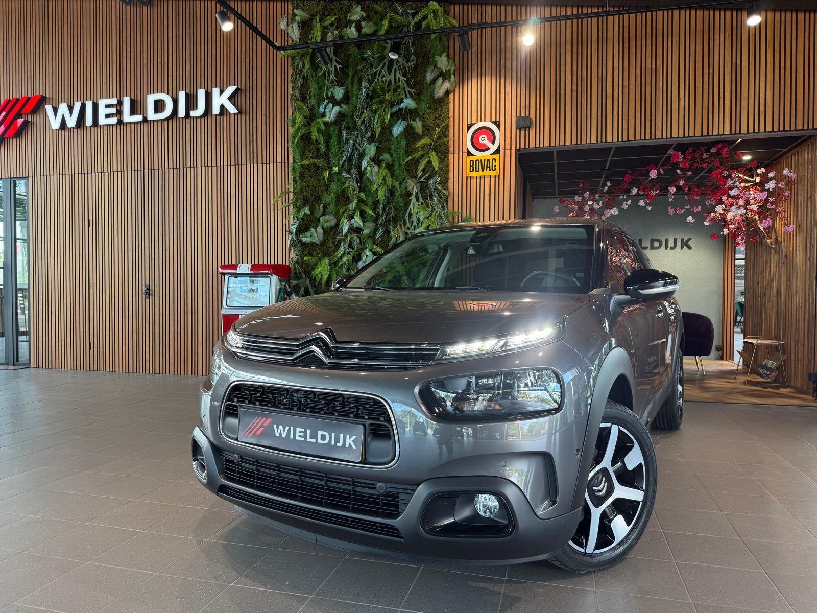 Citroen C4 Cactus 1.2 PureTech Shine Keyless camera trekhaak, Auto's, Citroën, Voorwielaandrijving, Stof, Gebruikt, Euro 6