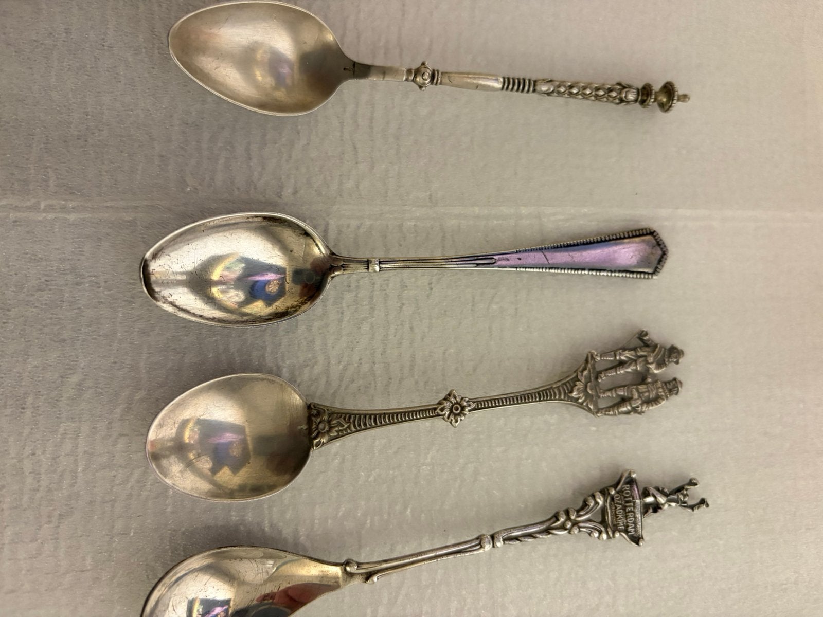 Prachtig Antieke zilveren lepeltjes 835 zilver & souvenir), Ophalen