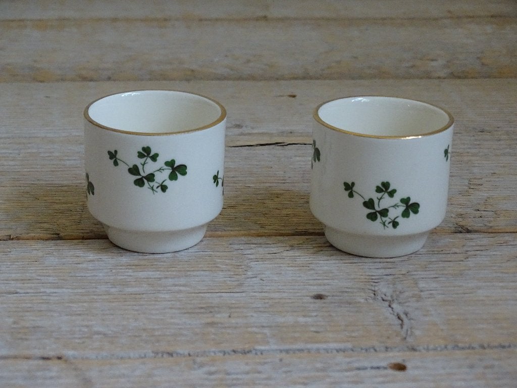 2x Eierdopje, Carrigdhoun Pottery, Ireland, CLOVER, gaaf, Ophalen of Verzenden