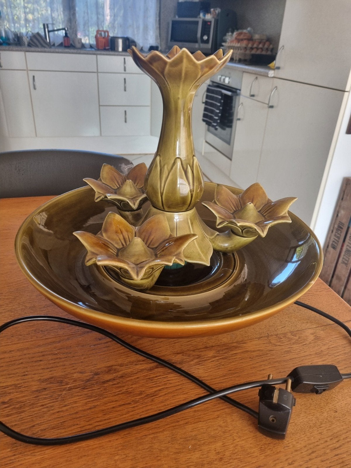 Vintage keramische waterfontein met lotusbloemen, Antiek en Kunst, Ophalen
