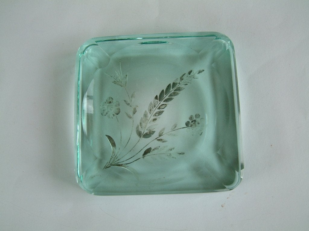 asbak glas/kristal met geetste bloemen en bladeren, Verzamelen, Ophalen of Verzenden, Gebruikt, Asbak
