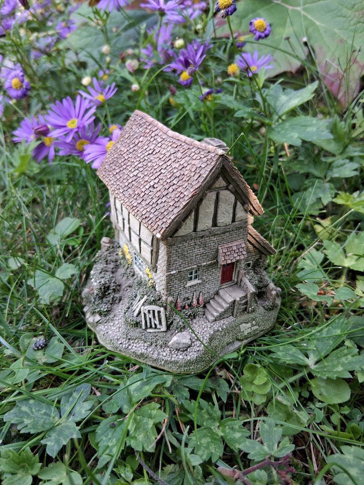 Prachtig gedetailleerd miniatuur huisje genaamd 'Tired Timbe, Ophalen of Verzenden, Zo goed als nieuw, Overige typen