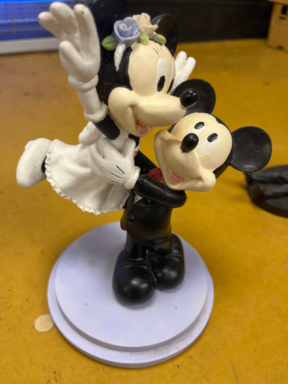 Mickey en Minnie Mouse bruidspaar taarttopper, Ophalen of Verzenden, Gebruikt, Taarten, Versiering
