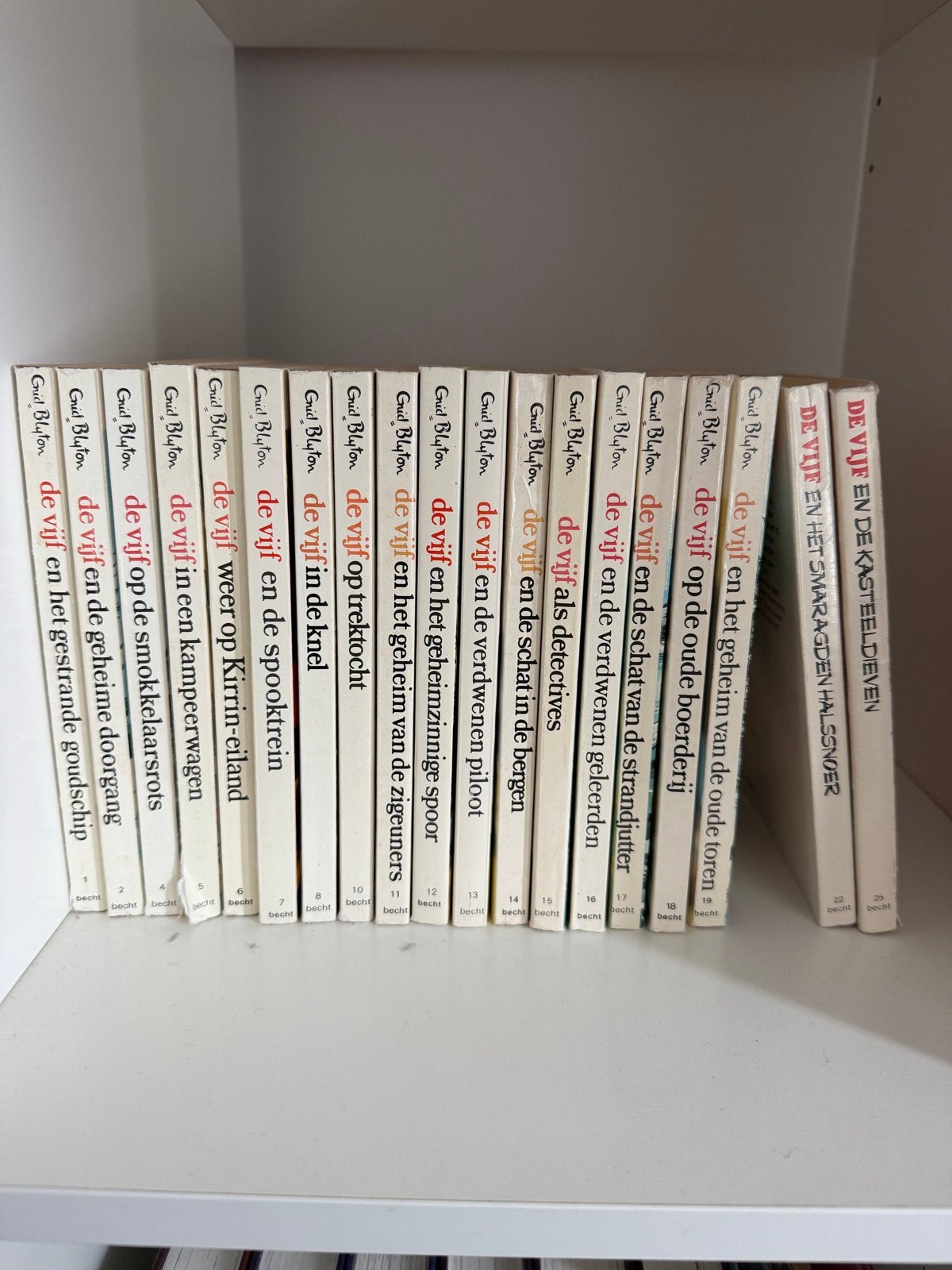 De Vijf boekenreeks van Enid Blyton - 17 oude en twee nieuwe, Ophalen, Gelezen