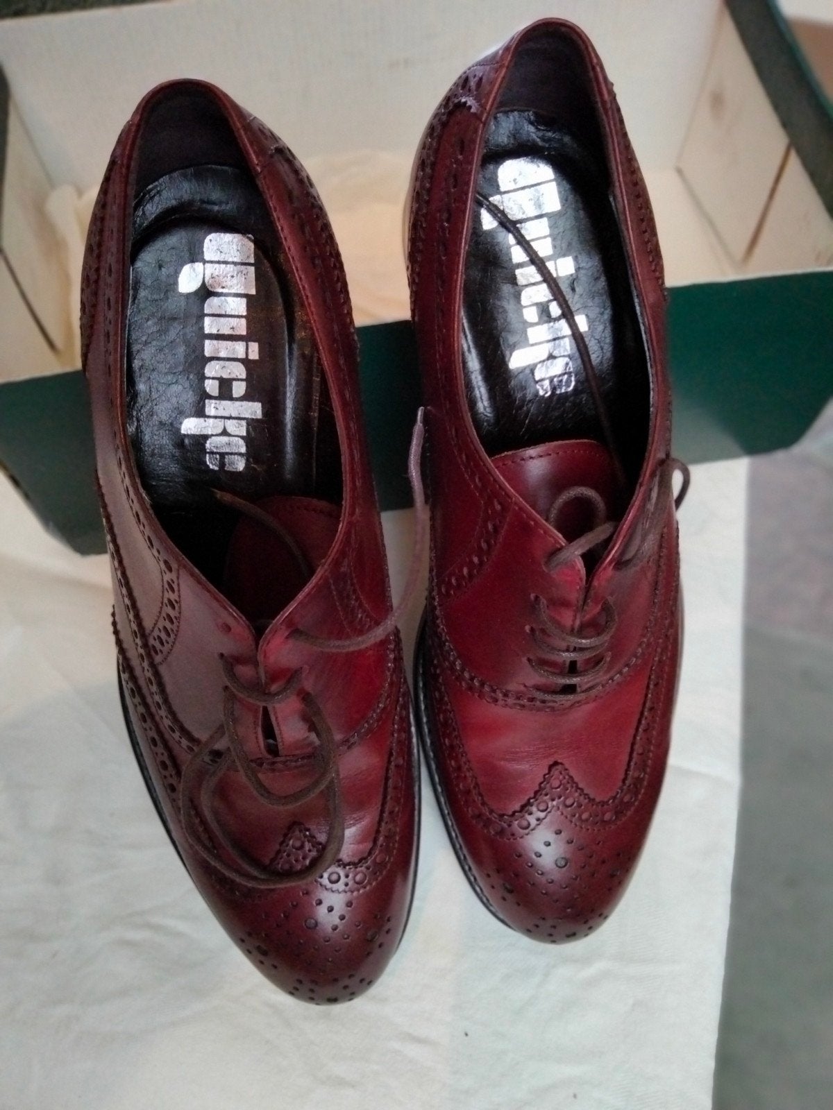 Quickie Brogues - Bordeauxrood, Kleding | Heren, Ophalen, Zo goed als nieuw, Quicke, Veterschoenen