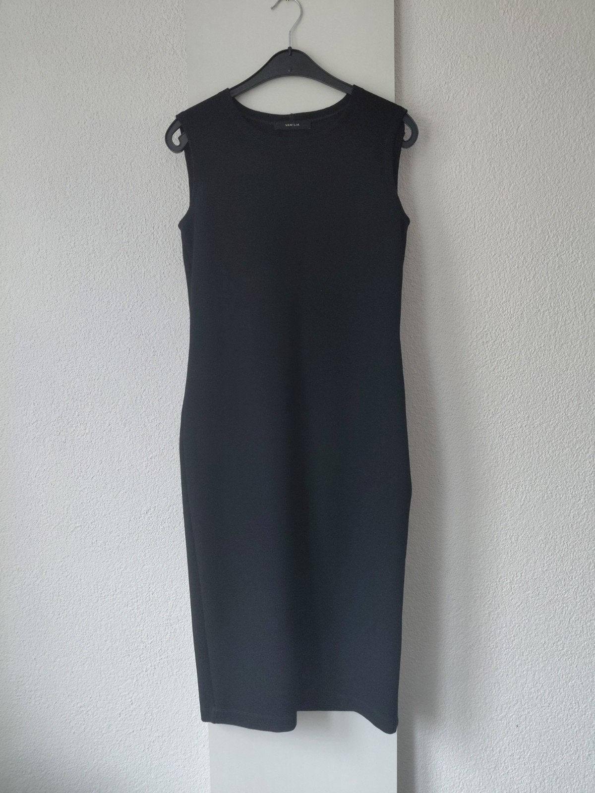 VANILIA slimfit zwarte jurk 38, Maat 38/40 (M), Vanilia, Zwart, Ophalen of Verzenden