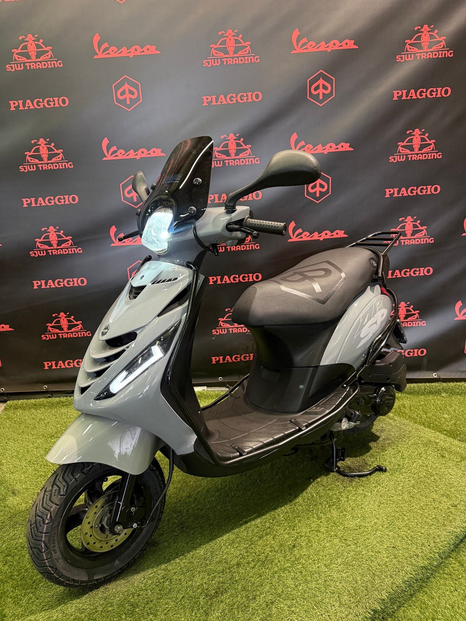 Piaggio Zip 2023 Brom! Nardo Grey / Full Option / Garantie!