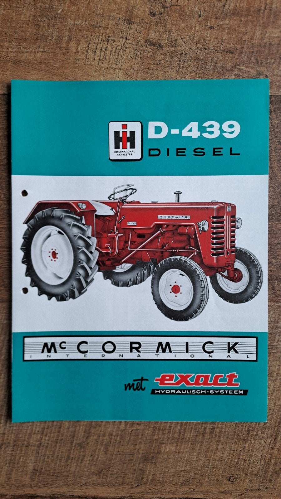 Oude folder Mc CORMICK International D-439 diesel tractor, Ophalen of Verzenden, Zo goed als nieuw, Folder