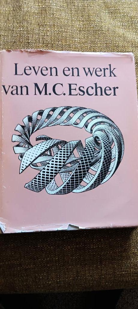 Leven en Werk van M.C. Escher, Diverse auteurs, Grafische vormgeving, Ophalen, Gelezen
